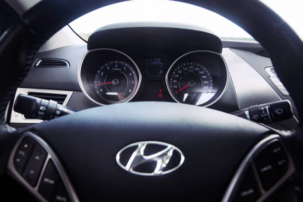 Gomel, Beyaz Rusya - 4 Ağustos 2019: Temiz siyah iç araba Hyundai Elantra Gls