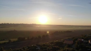 Helikopterden tarlalara bakın. İHA 'nın hava görüntüsü - bahar tarlaları.