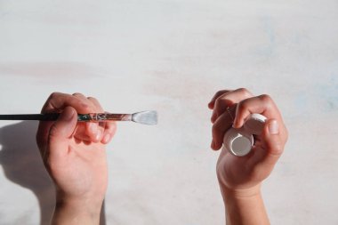 Panel boya ve fırça ile el için. Tasarım iç arka plan. Duvar doku