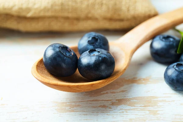 Olgun yaban mersini taze yakın çekim. Gıda katkı maddeleri. Doğa arka plan