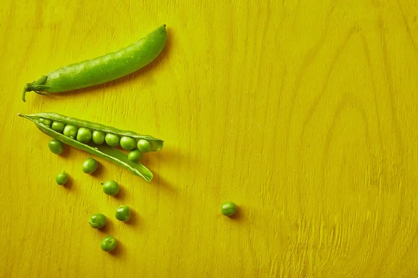 Los Guisantes Verdes Frescos Acercan Ingredientes Fondo Naturaleza — Foto de Stock