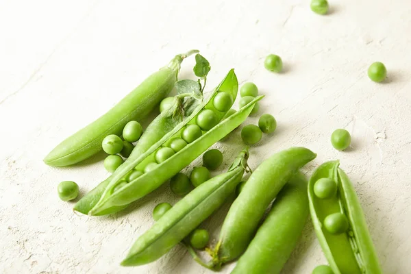 新鲜的青豆关闭 食品配料 自然背景 — 图库照片