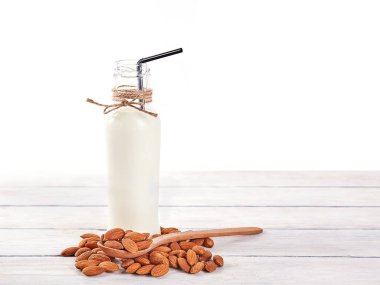 Badem sütü yakın metin için yer ile. Gıda arka plan