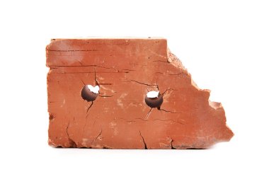 Beyaz arka plan üzerinde izole eski tuğla. Endüstriyel kavramı