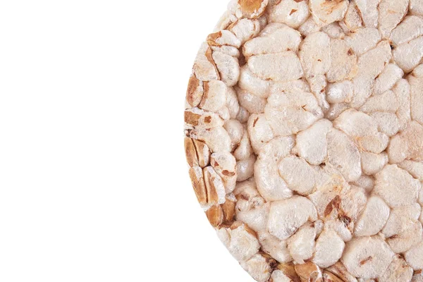 丸い麦クリスプブレッドは 白い背景で隔離 ライスパフ ケーキ — ストック写真