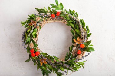 Beyaz arkaplanda izole edilmiş noel süslemesi