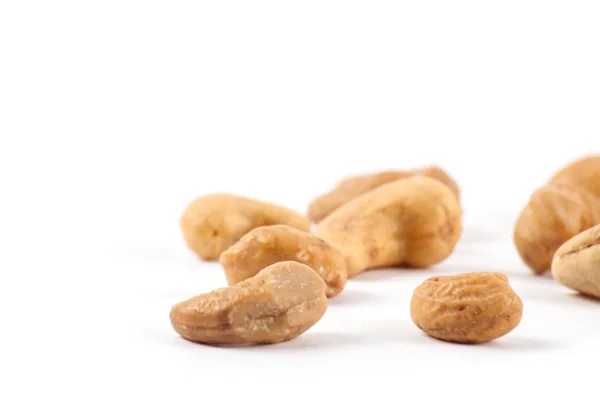 Kacang Mete Panggang Diisolasi Pada Latar Belakang Putih — Stok Foto