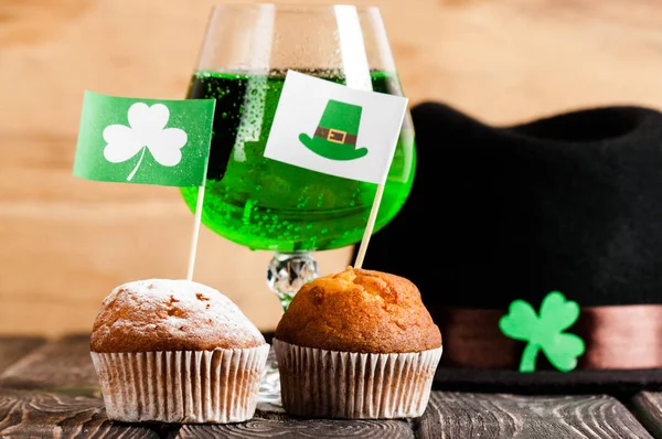 세인트 Shamrocks 맥주의 서리가 — 스톡 사진