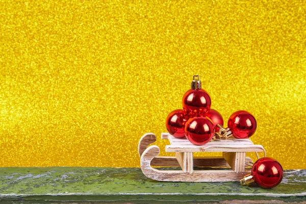 Kerst Slee Gouden Achtergrond Met Kopie Ruimte — Stockfoto