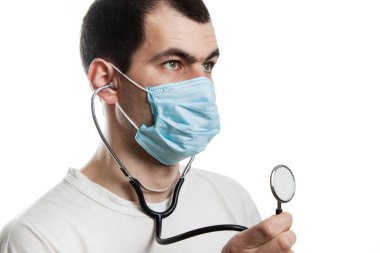 Doktor ile sağlık personeli beyaz arka plan üzerinde izole