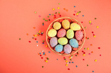 Çerçeve ile renkli yumurta