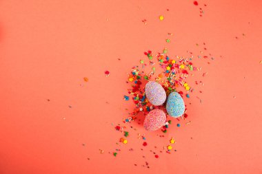 Çerçeve ile renkli yumurta