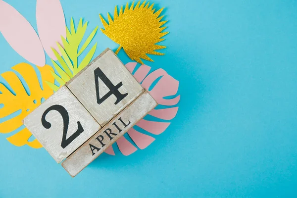 Calendario cubo con data 24 aprile — Foto Stock