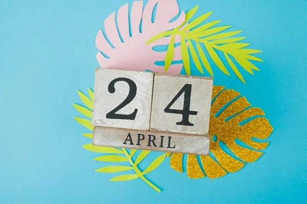 Calendario cubo con data 24 aprile — Foto Stock