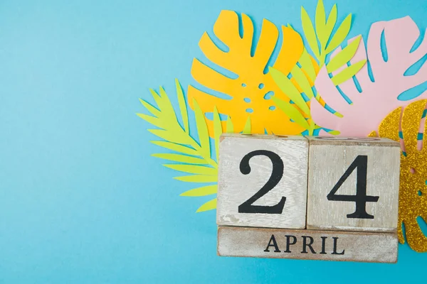 Calendario cubo con data 24 aprile — Foto Stock