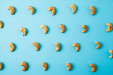 Kavrulmuş kaju fıstığı izole