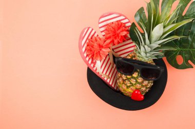 Ananas ile yaz arka plan