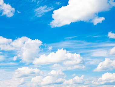 Bulutlu mavi gökyüzü