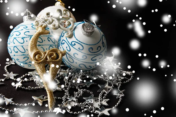 Weihnachtsbordüre mit Ornamenten — Stockfoto