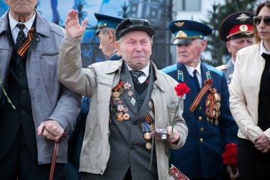 II. Dünya Savaşı gazilerinden bir adamdır