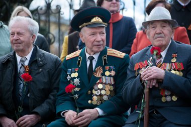 II. Dünya Savaşı gazilerinden bir adamdır