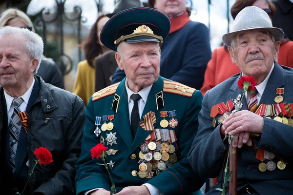 Un hombre es un veterano de la Segunda Guerra Mundial — Foto de Stock