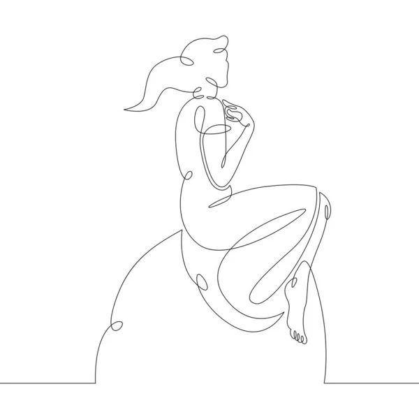 Una joven con un vestido se sienta en una piedra gigante. — Vector de stock