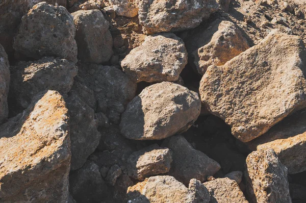 石灰岩の大きな塊の山 ロイヤリティフリーのストック画像