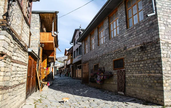 Lagich アゼルバイジャン イスマイルルイ地域の町の目抜き通り Lagich 本格的な手工芸品の伝統を持つアゼルバイジャン 注目すべき場所です ストックフォト
