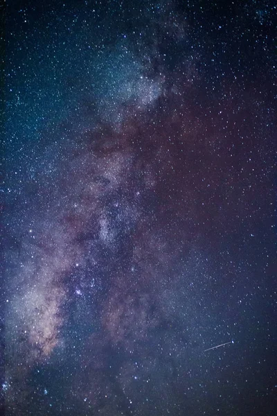 Láctea Fantástica Paisagem Noturna Com Forma Leitosa Roxa Céu Cheio — Fotografia de Stock