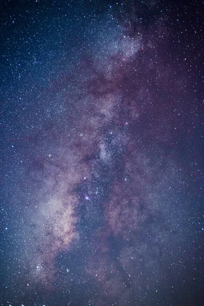 Vintergatan Fantastisk Kväll Landskap Med Lila Mjölkvit Himmel Sätt Full Royaltyfria Stockbilder