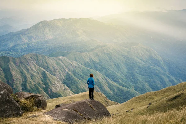 Tak, Tayland - 07 Ocak 2019 Instagram filtre genç Asya tou