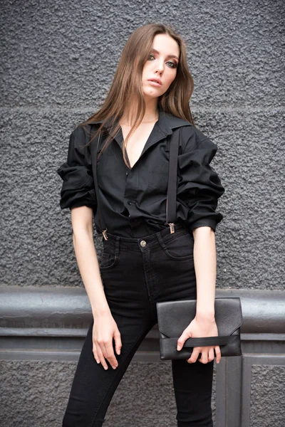 Hermosa chica en la calle. —  Fotos de Stock