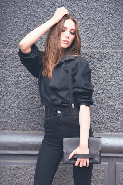 Hermosa chica en la calle. —  Fotos de Stock