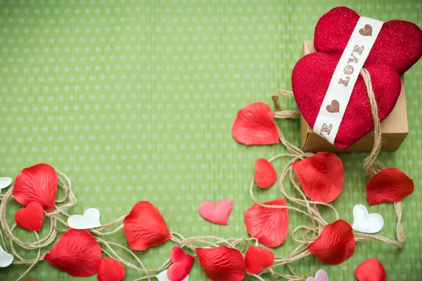 San Valentín Corazón Rojo Atado Con Hilo Viejo Una Caja — Foto de Stock