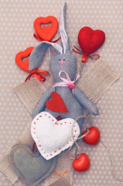 Sevgililer günü için tilde tavşan ile arka plan