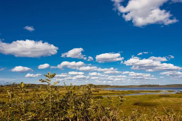 Dag Landschap Grote Wolken Aan Hemel Blauw Blauw — Stockfoto