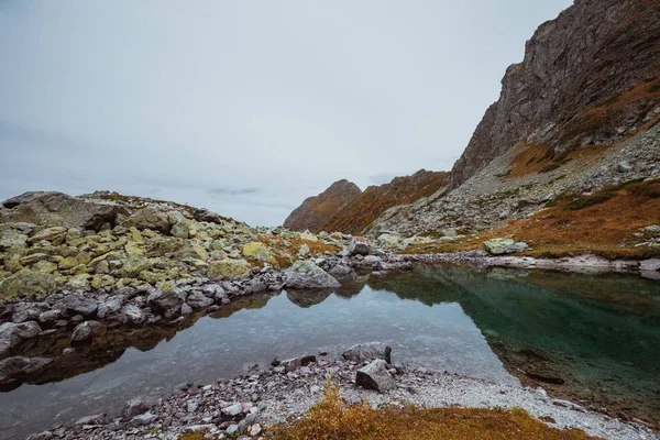 Lago Las Montañas Paisaje Otoñal — Foto de Stock