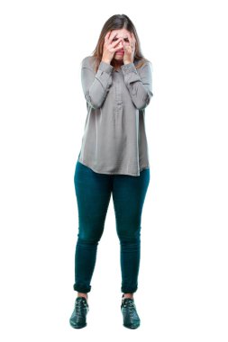 genç güzel kız beyaz arka plan üzerinde poz