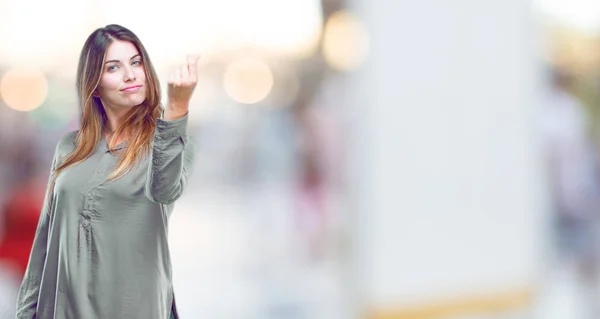 Jovem Menina Bonita Olhando Feliz Orgulhoso Satisfeito Gesticulando Dinheiro Dinheiro — Fotografia de Stock