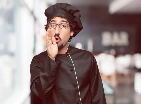 Gek Jongeman Als Een Chef Kok Voorovergebogen Fluisteren Van Een — Stockfoto