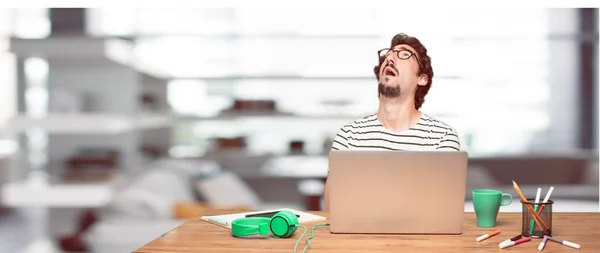 Young Bearded Designer Smiling Looking Upwards Sky Spot Publicist May — Stock Photo, Image