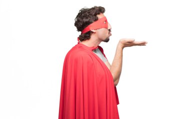 Genç süper kahraman uçan bir gerçek aşk öpücük gönderme bakım, sevgi ve sevgi gösteren sakallı; bir samimi Saint Valentine's mesaj.