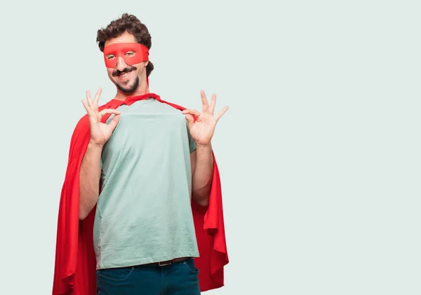 Verrückter Mann Als Superheld Mit Stolzem Glücklichem Und Selbstbewusstem Gesichtsausdruck — Stockfoto