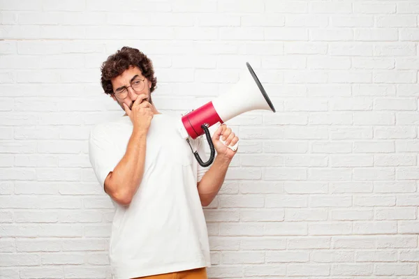 Jonge Domme Man Coughing Lijden Een Winter Ziekte Zoals Een — Stockfoto