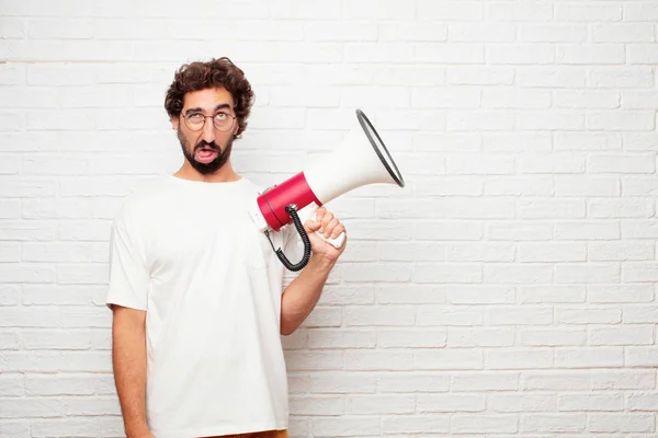 Giovane Uomo Muto Scherzare Attaccare Lingua Fuori Con Espressione Divertente — Foto Stock