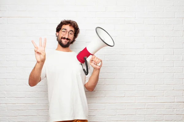 Jonge Domme Man Glimlachen Kijken Tevreden Gelukkig Nummer Drie Met — Stockfoto