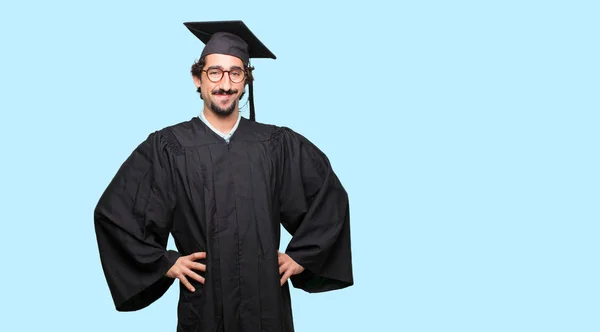 Diplomás Fiatalember Mosolygott Mutatóujját Előtt Száj Csendet Kér Vagy Egy — Stock Fotó