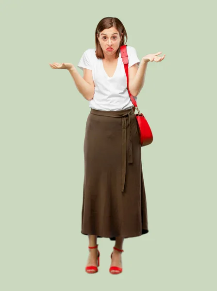 Joven Mujer Bonita Posando —  Fotos de Stock