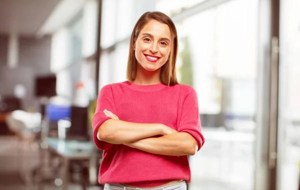 Volledige Lichaam Van Jonge Vrouw Met Een Trots Tevreden Blij — Stockfoto